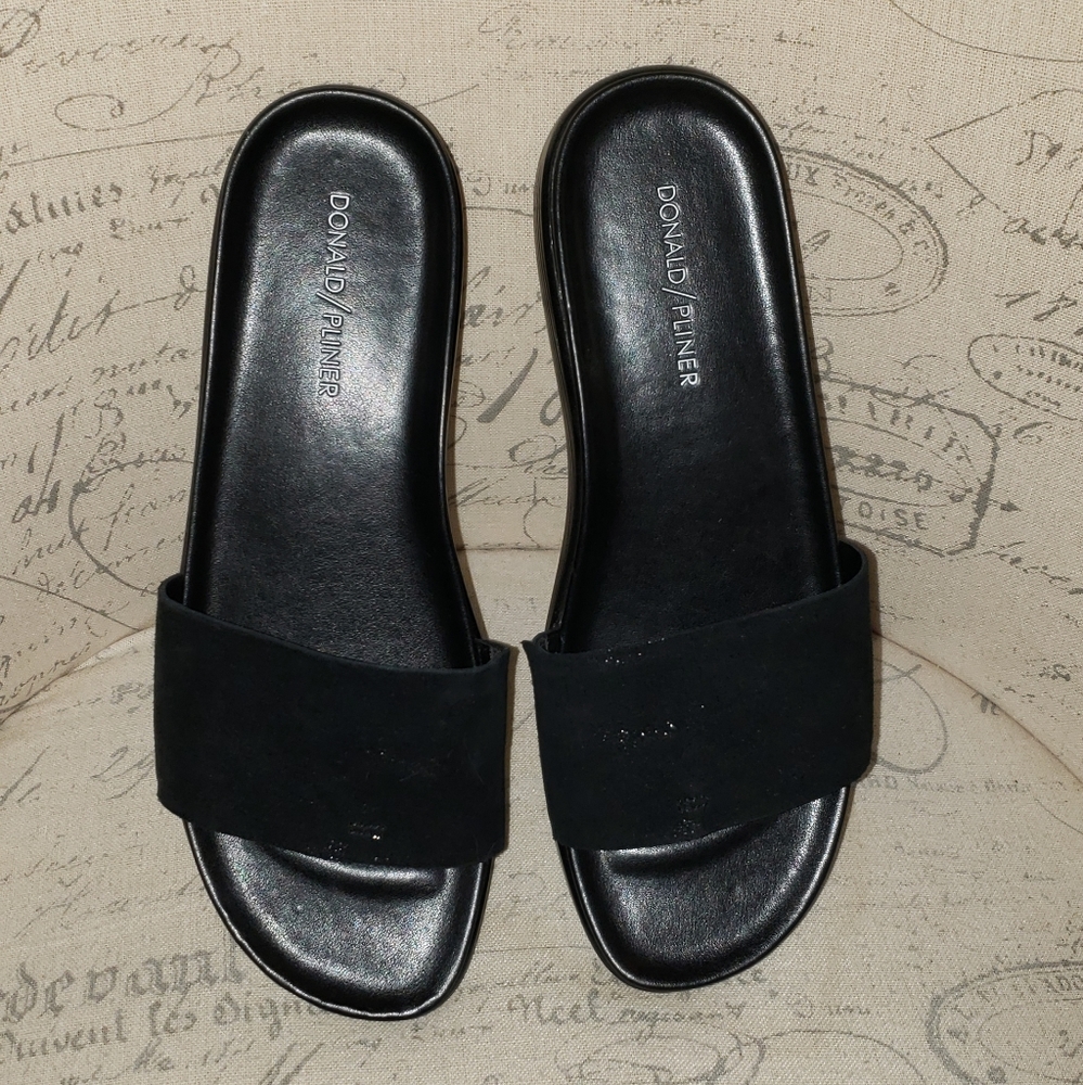 Donald Pliner Black Block Heel Sandals shiny top